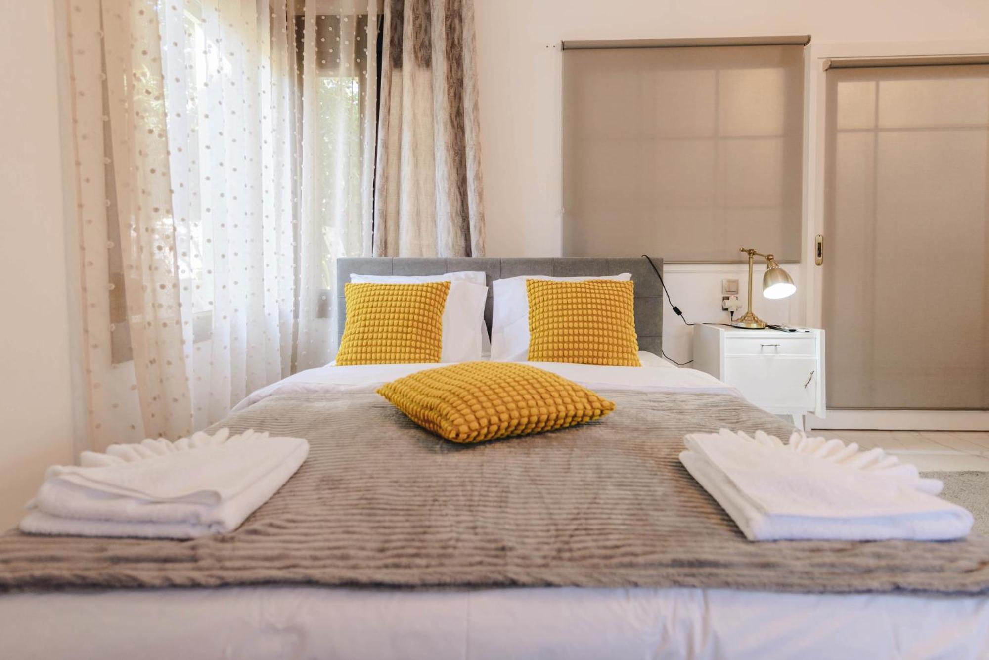 Sunrise Guesthouse Аґрія Екстер'єр фото