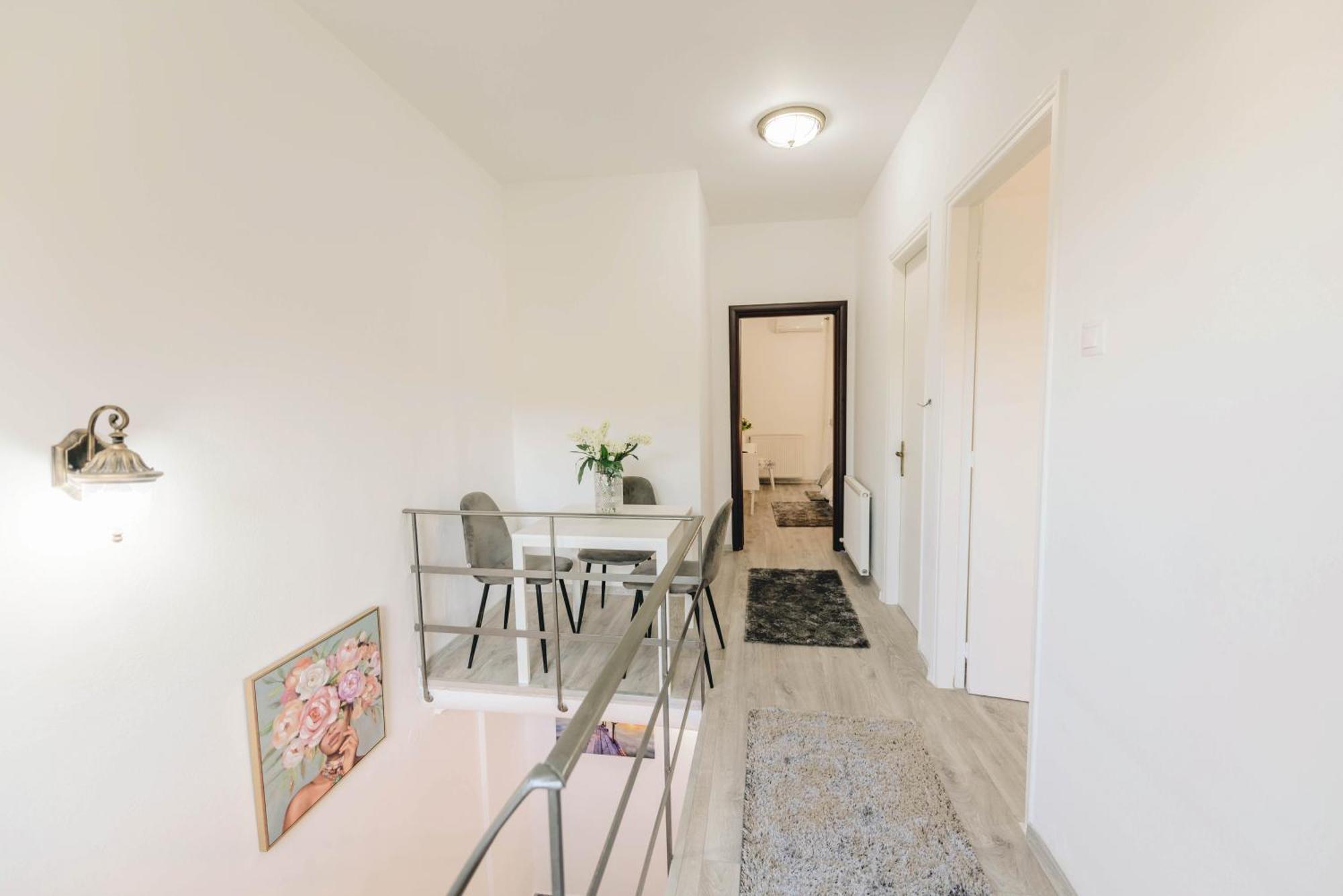 Sunrise Guesthouse Аґрія Екстер'єр фото