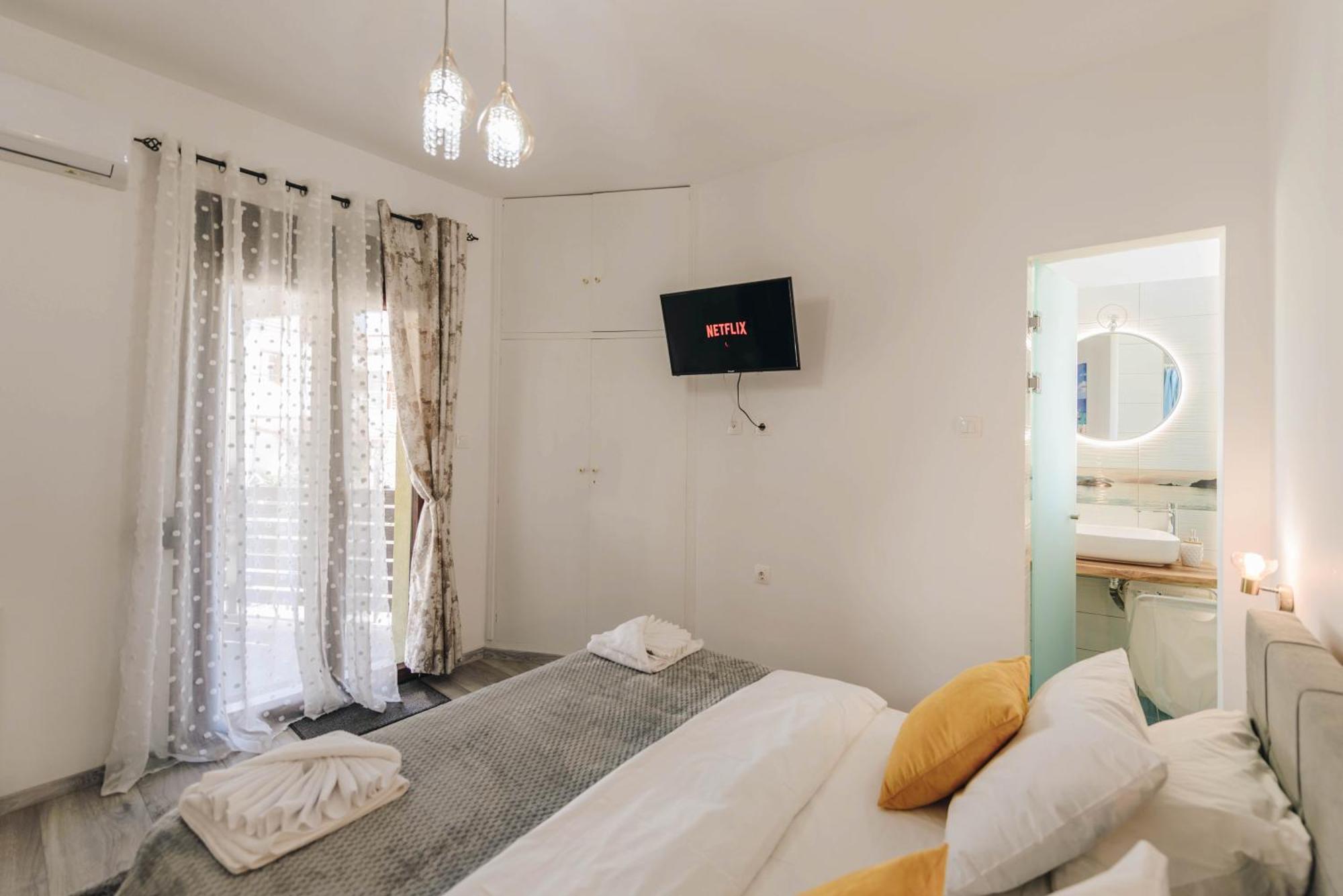 Sunrise Guesthouse Аґрія Екстер'єр фото